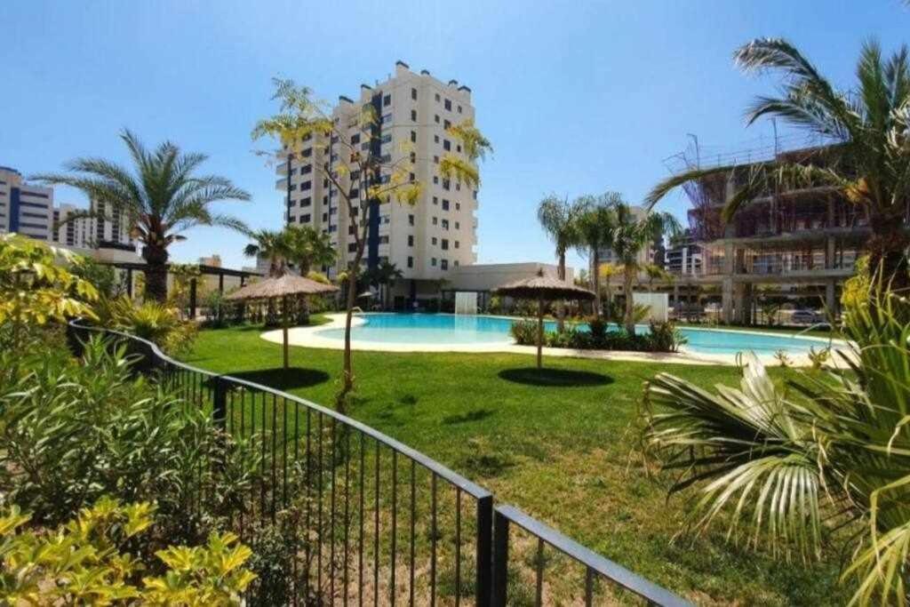Parque Mariola 300m Paradise Pool Paddle Apartment